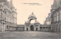 77-FONTAINEBLEAU LE PALAIS-N°T5213-A/0055 - Fontainebleau