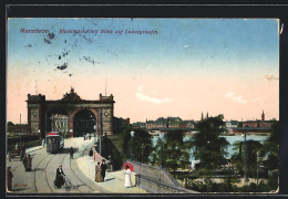 AK Mannheim, Rheinbrücke Mit Strassenbahn Und Blick Auf Ludwigshafen  - Strassenbahnen