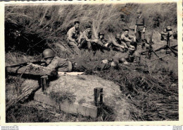PHOTO 10 X 7 CMS SOLDATS ENTRAINEMENT TIR AU FUSIL SERVICE MILITAIRE A BAUMHOLDER EN 1950 - Krieg, Militär