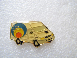 PIN'S   IVECO  COTE-D'AZUR  V.I. - Transportation