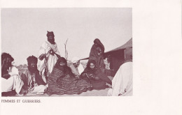 Photo Femmes Et Guerriers . Caravane De Sel + Carte Postale  Souvenir Mauritanie  Photo J.K. Nouakchott - Mauritania