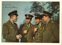 1967-Russia Autografi Originali Di Gagarin,Titov, Popovich, Nicolaiev Su Cartoli - Autres & Non Classés