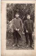 Carte Photo De Deux Sous-officiers Francais Posant A L'arrière Du Front En 14-18 - Guerre, Militaire