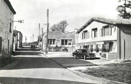 17 , ARCES SUR GIRONDE, Café Hotel Restaurant , 403 Peugeot , * 526 69 - Autres & Non Classés