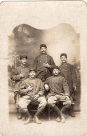 Carte Photo De Cinq Sous-officiers Francais Du 103 é Régiment D'infanterie Posant Dans Un Studio Photo En 14-18 - Guerre, Militaire