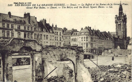 *CPA - 59 - DOUAI - Les Ruines De La Grande Guerre - Le Beffroi Et Les Ruines De La Grande Place - Douai