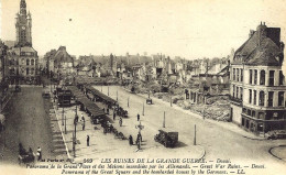 *CPA - 59 - DOUAI - Les Ruines De La Grande Guerre - Panorama De La Grande Place Et Des Maisons 'incendiées - Douai