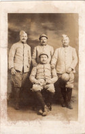 Carte Photo De Sous-officiers Francais Posant A L'arrière Du Front En 14-18 - Guerre, Militaire