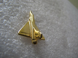 PIN'S    AVION    3D  Zamak - Avions