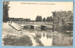 1097  CPA CHATEAUVILLAIN  (Haute-Marne)  La Tour Et Le Pont Des Malades -  Train Et Locomotive  +++++++ - Chateauvillain