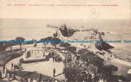 R051810 Biarritz. Esplanade De La Vierge. Hommage Au Monument Des Morte De La Gr - Monde
