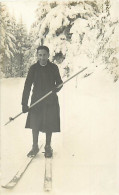 Themes Div-ref WW242 -carte Photo -sports D Hiver - Ski - Skieurs - Religieux Et Ses Skis  - - Winter Sports