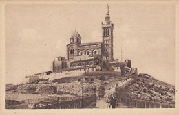 AK 214635 FRANCE - Marseille - Basilique Notre-Dame De La Garde - Notre-Dame De La Garde, Lift En De Heilige Maagd