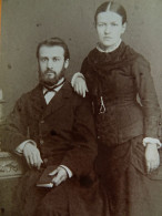 Photo CDV Romanowski  Montpellier  Couple  Femme Avec Main Posée Sur L'épaule De Son époux Assis  Dédicace 1881 - L681A - Anciennes (Av. 1900)