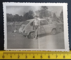 #21  Anonymous Persons - Enfant Child - Boy Garcon And Old Car Auto Zastava Fiat 750 - Anonymous Persons