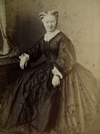 Photo CDV G. Malardot à Metz - Femme Assise, Belle Robe à Crinoline, Second Empire Ca 1865 L454 - Anciennes (Av. 1900)