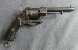 Peu Courant Revolver A Broche Type Lefaucheux Calibre 9mm De La Fabrique De St étienne - Decotatieve Wapens