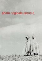 Photo Originale, Afrique, Algérie, Enfants Bédouins Dans Le Désert Algérien, 17x24 Cm - Afrique