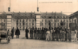 CPA 43 FONTENAY-le-COMTE Vendée "La Caserne". Editeur: Jehly-Poupin, Moretigua L.B. - Fontenay Le Comte