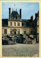 77. Palais De FONTAINEBLEAU – L'Escalier Du Fer à Cheval / CPSM (voir Scan Recto/verso) - Fontainebleau