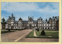 77. FONTAINEBLEAU – Le Château / CPSM (voir Scan Recto/verso) - Fontainebleau