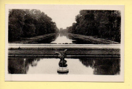 77. Château De FONTAINEBLEAU – Le Canal (voir Scan Recto/verso) - Fontainebleau