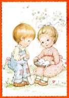 CP Enfants Garçon Et Fillette Jardin Avec Chat Illustrateur Carte Vierge TBE - Contemporain (à Partir De 1950)