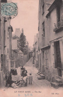 72 - LE MANS - Le Vieux MANS - Une Rue - Animée - Le Mans