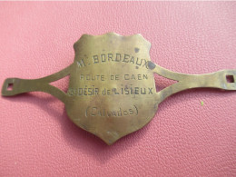 Plaque D'identité De Vélo, Gravée / M.BORDEAUX/ Route De Caen/St Désir De LISIEUX Calvados /Vers 1920-1940         AC233 - Altri & Non Classificati