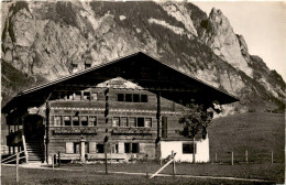 Kandersteg, Das Rüedihaus (6457) * 18. 8. 1949 - Kandersteg