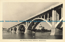 R630785 Saskatchewan. New Broadway Bridge. Saskatoon. Photogelatine Engraving - Monde