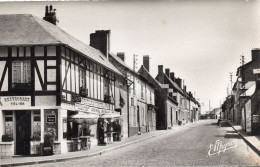 BLANGY Sur BRESLE  -  Rue Saint Denis  -  Hôtel , Café , Restaurant - Blangy-sur-Bresle