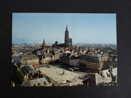 STRASBOURG - BAS RHIN - LA PLACE KLEBER ET LA CATHEDRALE - Straatsburg