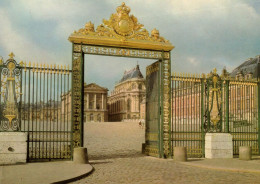 VERSAILLES - L'entrée Du Château - Versailles (Schloß)
