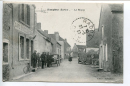 CP Voyagé En 1932 * CHAMPFLEUR ( Sarthe ) Le BOURG ( Rue Animée Devant Le Café Tabac Pottier ) Edition Thibault - Sonstige & Ohne Zuordnung