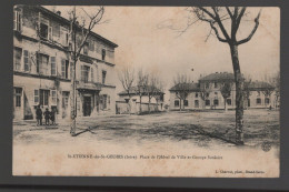 CPA - 38 - St-Etienne-de-St-Geoirs - Place De L'Hôtel De Ville Et Groupe Scolaire - Non Circulée - Autres & Non Classés