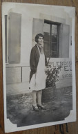 Carte Photo, Femme Devant SPLENDID HOTEL Avec Garage, A Situer ........... BJ-19819 - A Identifier