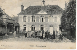 28 - EURE Et LOIR- TREON Ecole De Garçons, Très Animée. - Sonstige & Ohne Zuordnung