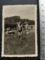 Photo Shirtless Man Playing Badminton - Personnes Anonymes