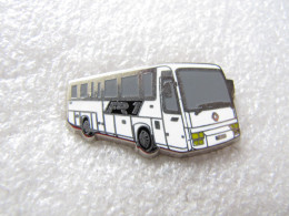 PIN'S    AUTOBUS   RENAULT  FR1  Zamak - Transports