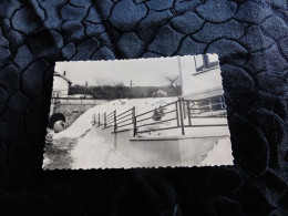 P-1055 , Photo,  Messein, Une Rue , Un Ruisseau Et Un Petit Tunnel Sous La Voie De Chemin De Fer ,1966 - Lieux