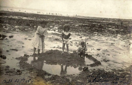 AULT - ONIVAL (80).  Photo-carte. Château De Sable Sur La Plage. - Onival