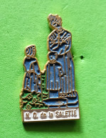 Pin's Notre Dame N.D De La Salette Isère - Cities