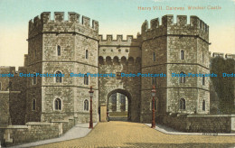 R631554 Windsor Castle. Henry VIII. Gateway. Valentine Series - Wereld