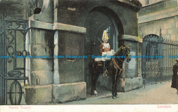R631564 London. Horse Guard. Postcard - Autres & Non Classés