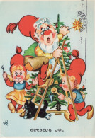 SANTA CLAUS CHILDREN CHRISTMAS Holidays Vintage Postcard CPSM #PAK314.GB - Santa Claus