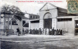 17  CHATEAU D'OLERON  LES HALLES ET LA FONTAINE MONUMENTALE - Ile D'Oléron