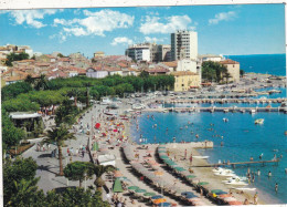 83. SAINTE MAXIME SUR MER . CPSM. LA PLAGE.. - Sainte-Maxime