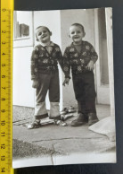 #21  Anonymous Persons - Enfant Child Boy Garcon - Twins - Personnes Anonymes