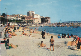 83. SAINTE MAXIME  . CPSM. LA PLAGE. ANIMATION. ANNEE 1978 + TEXTE. - Sainte-Maxime